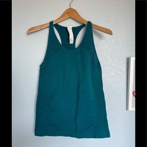 Fabletics L teal athletic tank